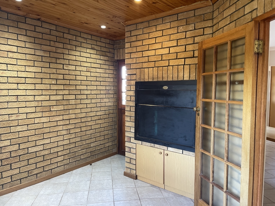 2 Bedroom Property for Sale in Myburgh Park Western Cape